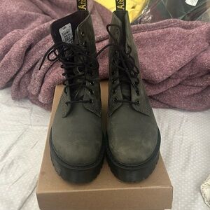 Green dr.martens leather boots size 6 only worn once